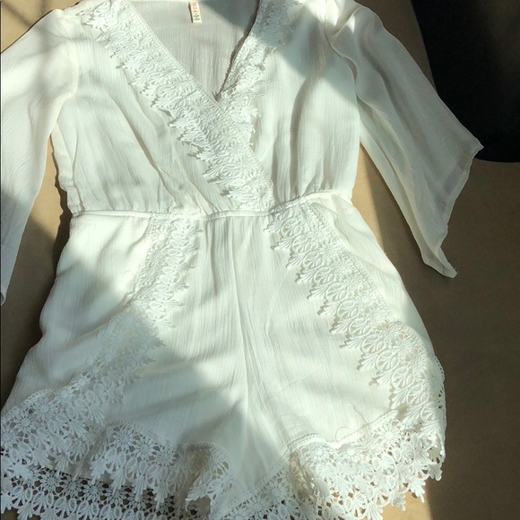 NWOT ROMPER - Picture 1 of 6